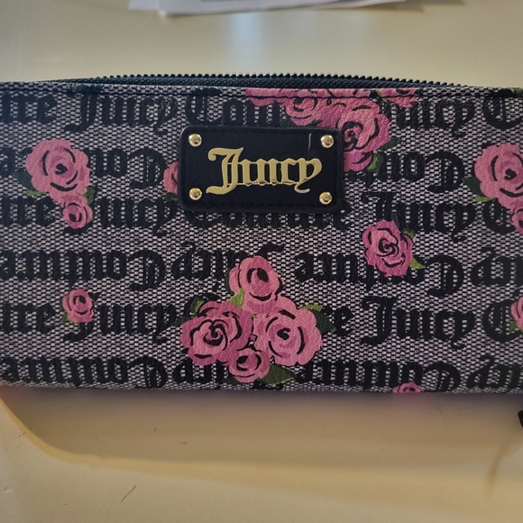 Juicy - Picture 5 of 10